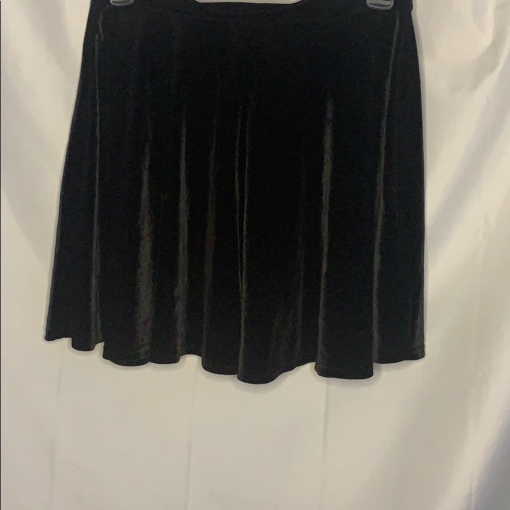 Skirt - Picture 2 of 2
